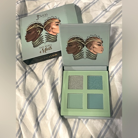 NWT JUVIAS PLACE the rebel mints quad palette - Picture 2 of 2